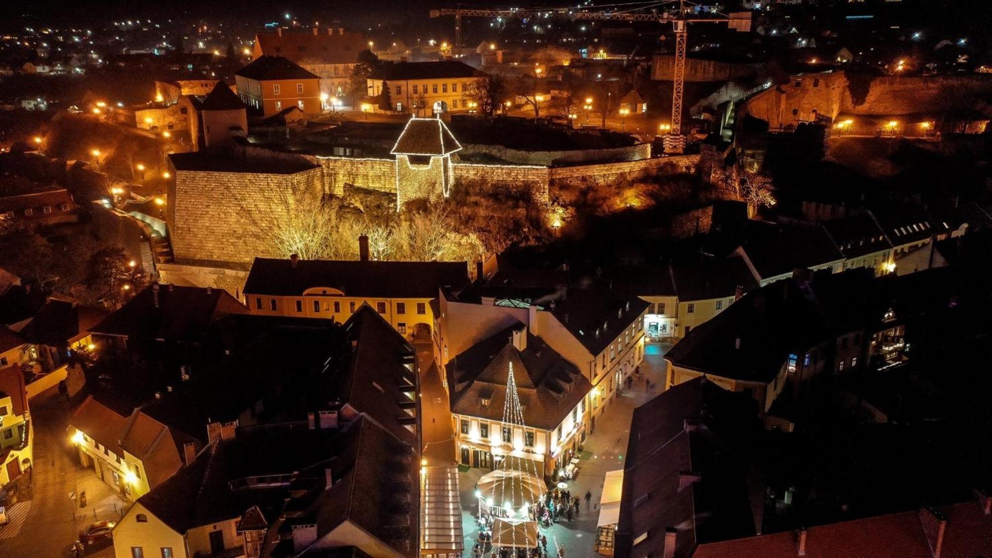 Eger Tower View Apartment Esterno foto