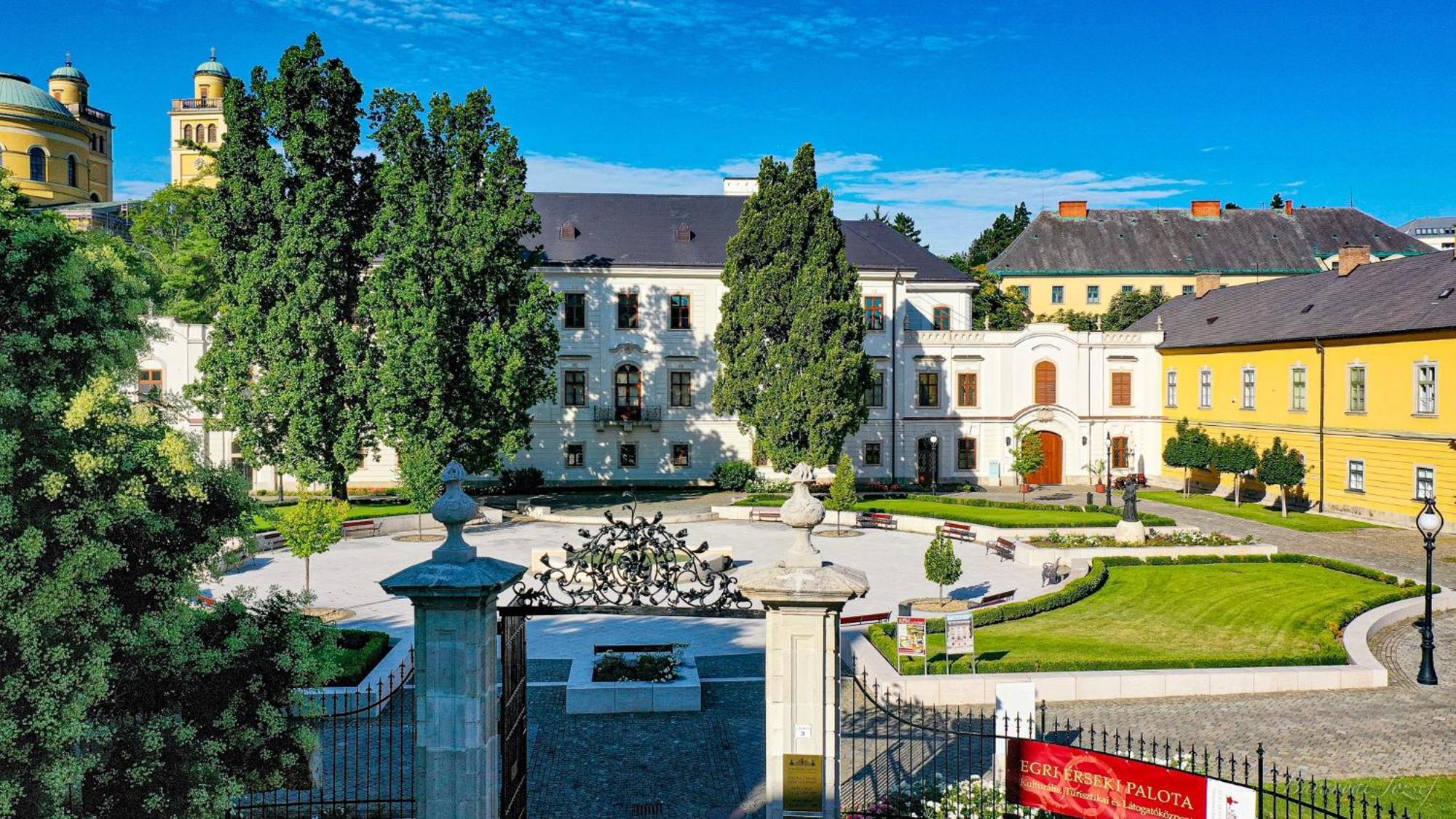 Eger Tower View Apartment Esterno foto