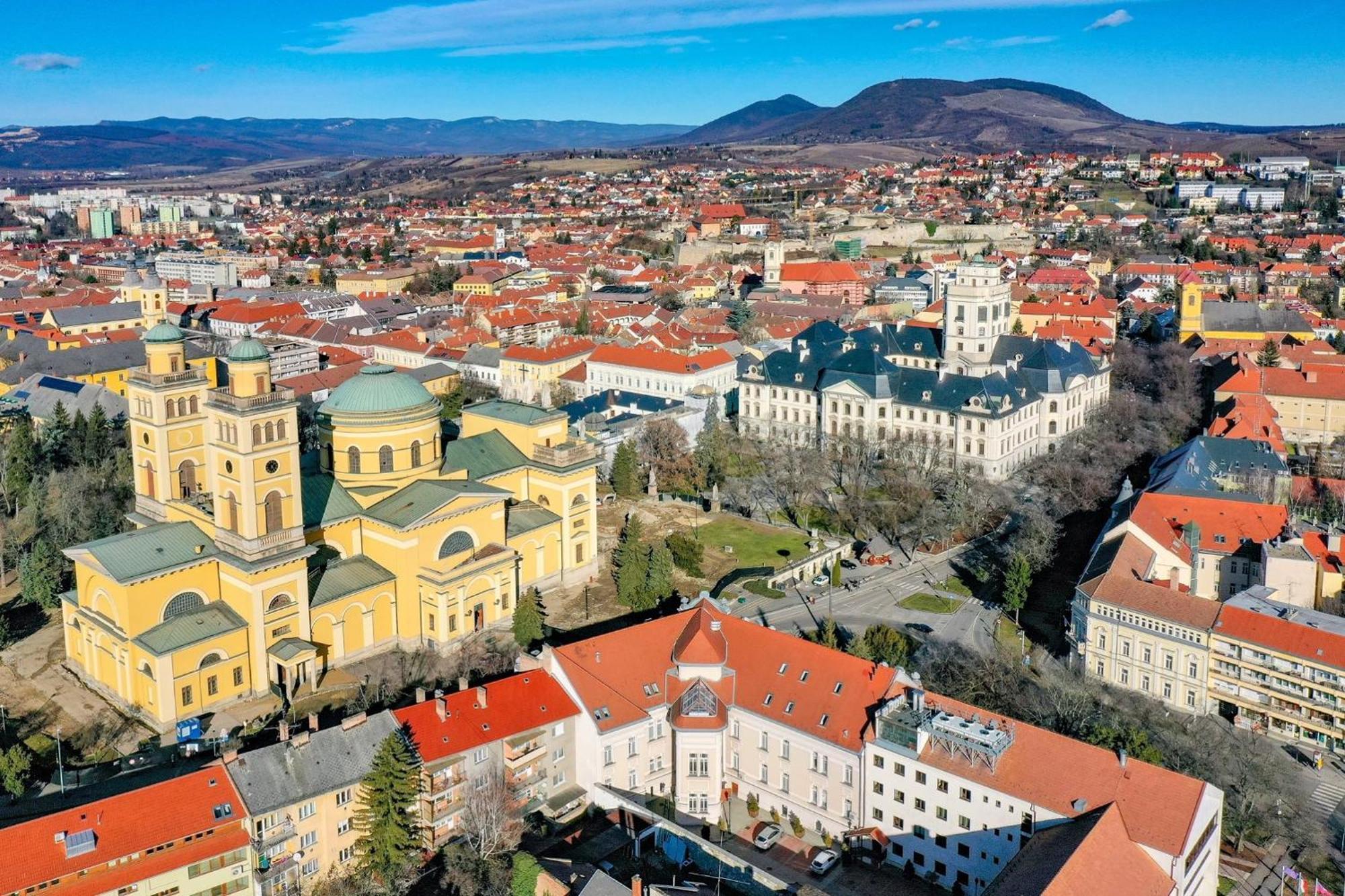 Eger Tower View Apartment Esterno foto